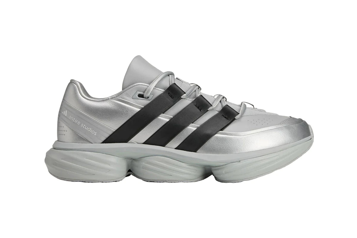 Entire Studios adidas Lightblaze POD et Ace pack sneakers.
