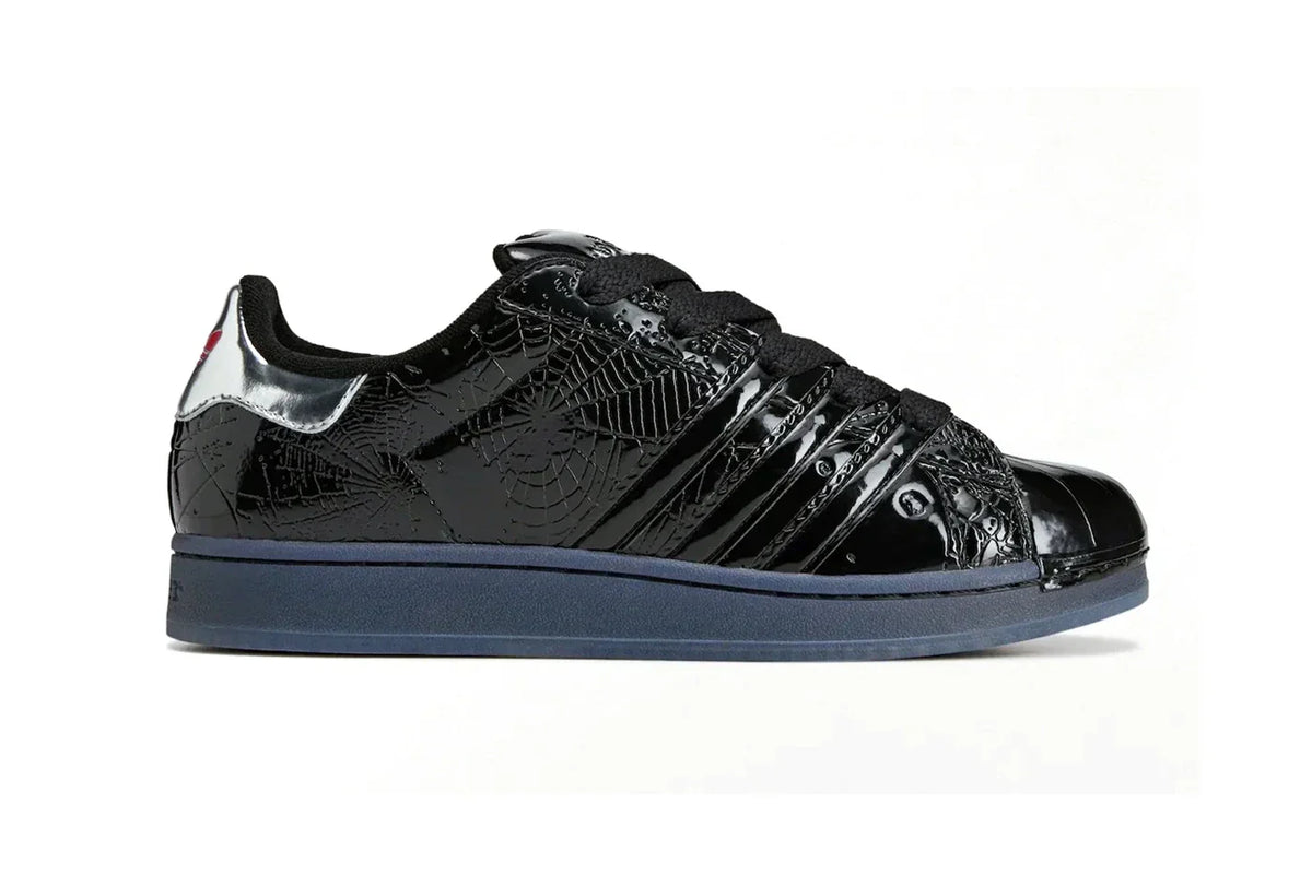 Sp5der x adidas Superstar "Black", sneaker streetwear en cuir verni avec embossage unique